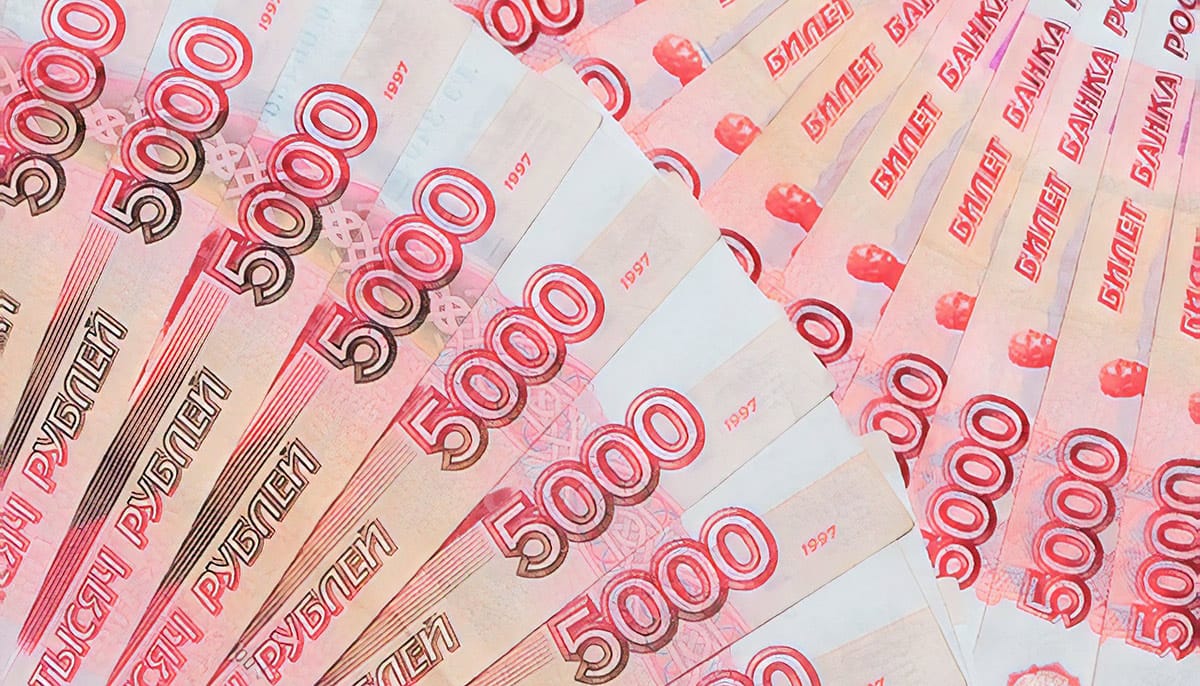 Как потратить 100 000 руб. и заработать: классический портфель 60/40
