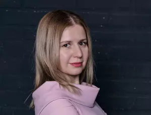 «Я думала: вот сейчас доллар упадет, и начну покупать. Но вместо этого день за днем обесценивался рубль»